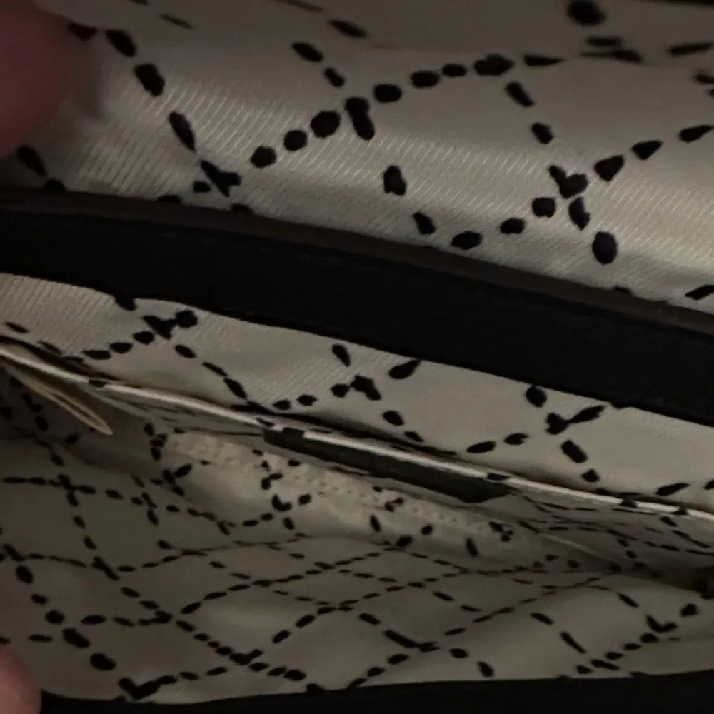 Kate Spade Black Crossbody Bag with Silver Logo - Picture 5 of 6